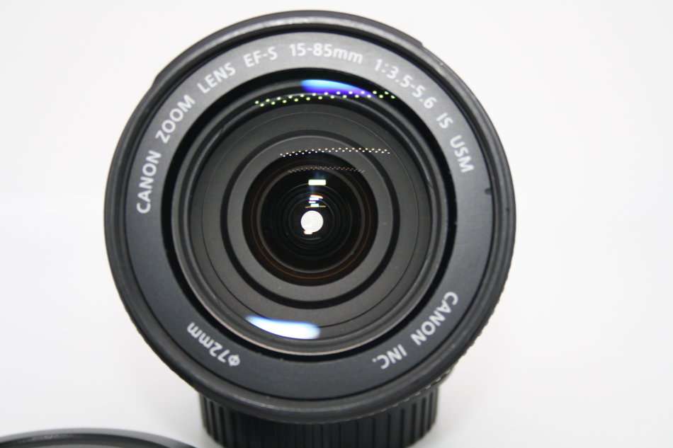 Canon EF-S 15-85mm f/3.5-5.6 IS USM Lens IN EXCELLENT CONDITON