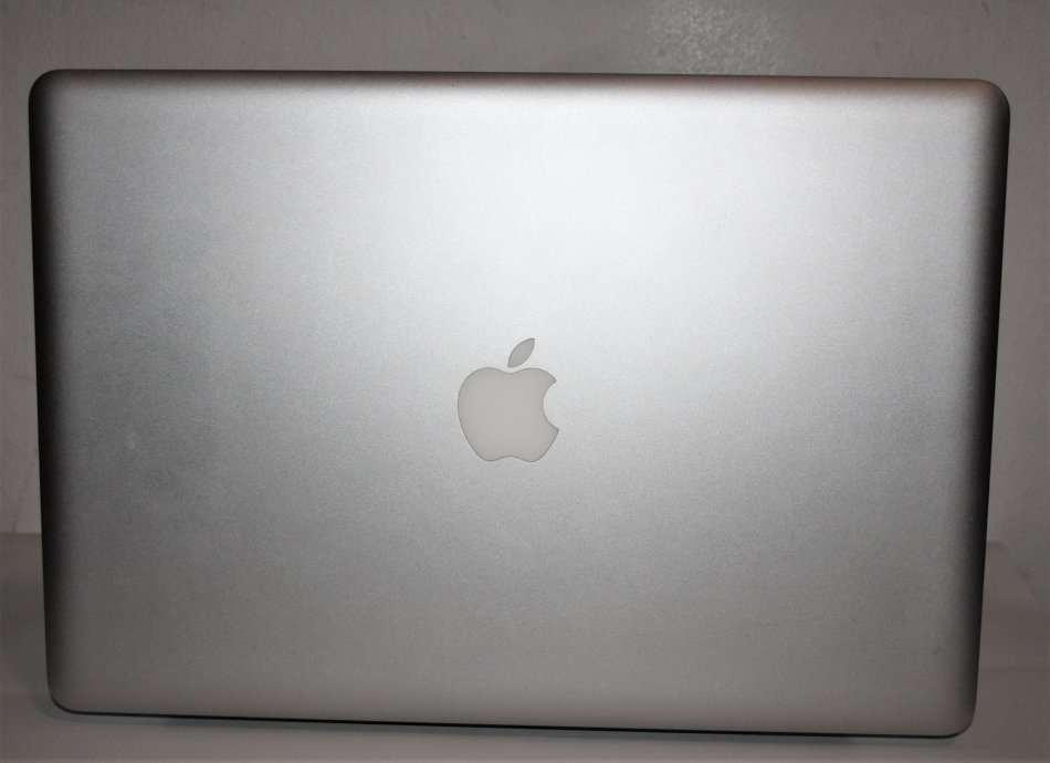 Apple MacBook Pro 15-inch ( 2011) Intel Quad Core i7, 8GB RAM, 1TB HDD AMD Radeon HD 6490M