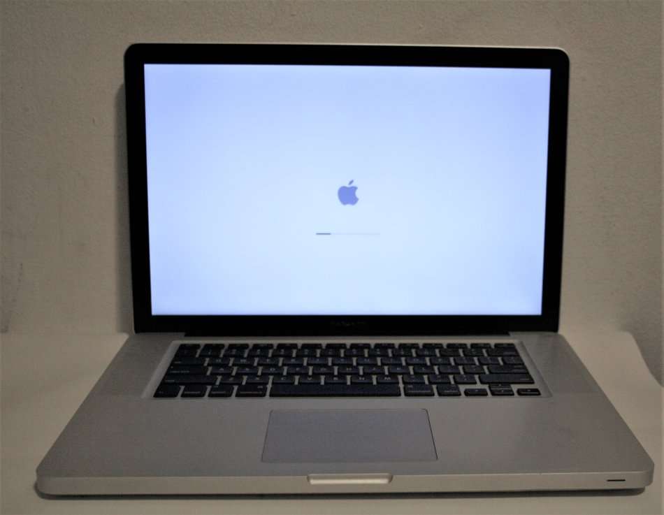 Apple MacBook Pro 15-inch ( 2011) Intel Quad Core i7, 8GB RAM, 1TB HDD AMD Radeon HD 6490M