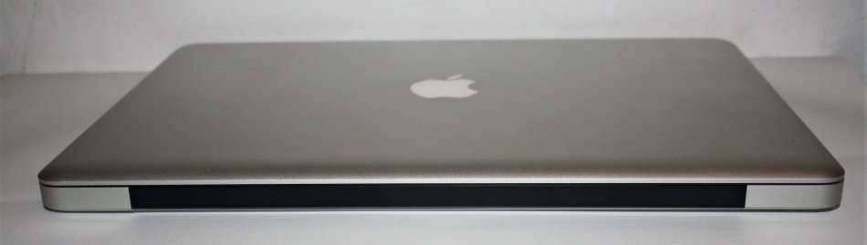 Apple MacBook Pro 15-inch ( 2011) Intel Quad Core i7, 8GB RAM, 1TB HDD AMD Radeon HD 6490M