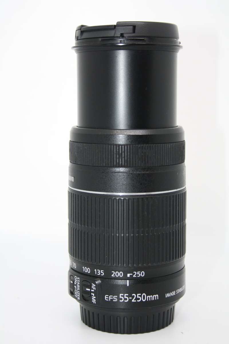 Canon EF-S 55-250mm f/4-5.6 IS II Lens IN VERY GOOD CONDITION