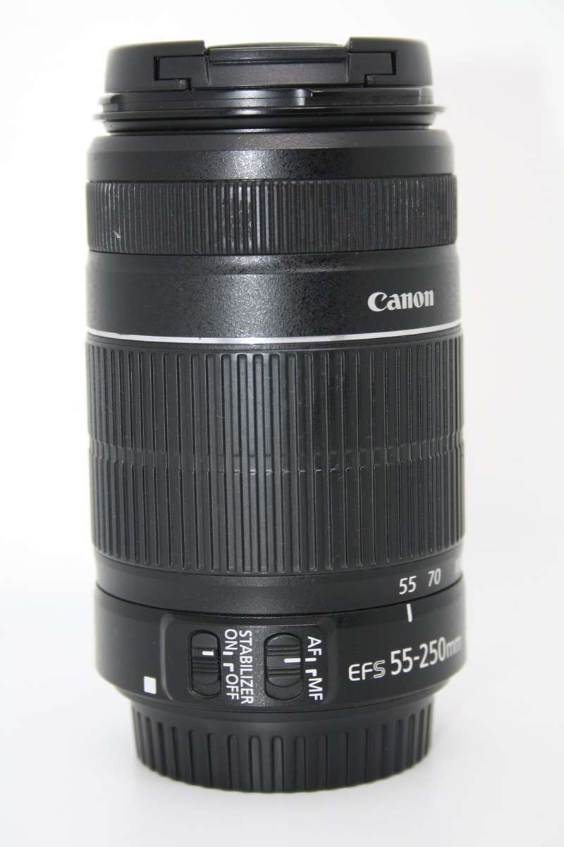 Canon EF-S 55-250mm f/4-5.6 IS II Lens IN VERY GOOD CONDITION