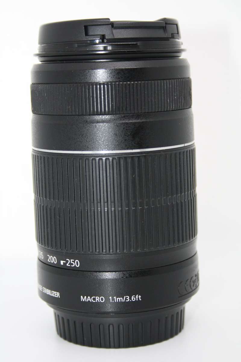 Canon EF-S 55-250mm f/4-5.6 IS II Lens IN VERY GOOD CONDITION
