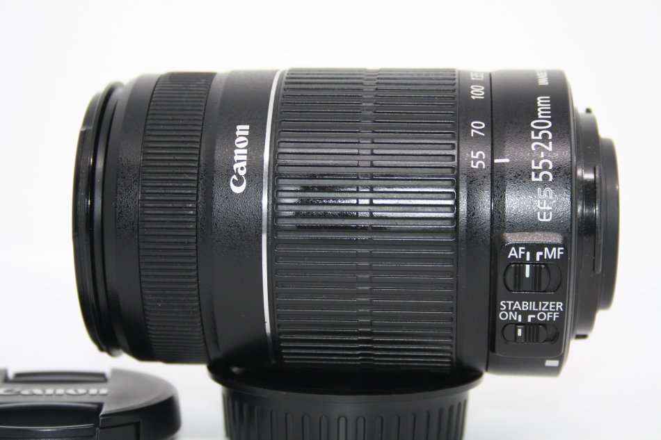 Canon EF-S 55-250mm f/4-5.6 IS II Lens IN VERY GOOD CONDITION