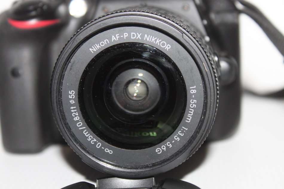 Nikon D3400 24MP DSLR ,FULL HD MOVIES with AF-P 18-55mm  Lens AND LOWEPRO BAG