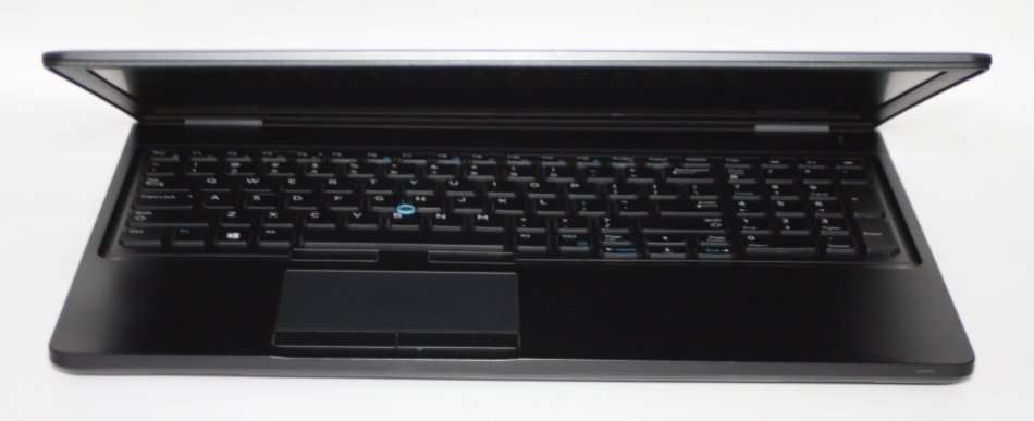 Dell Latitude 5590 Quad Core i5-8250U @1.60GHz, 8GB Ram, 240GB SSD ,15.6" Full HD (1920x1080)