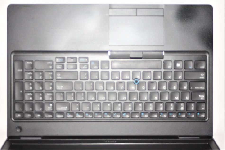 Dell Latitude 5590 Quad Core i5-8250U @1.60GHz, 8GB Ram, 240GB SSD ,15.6" Full HD (1920x1080)