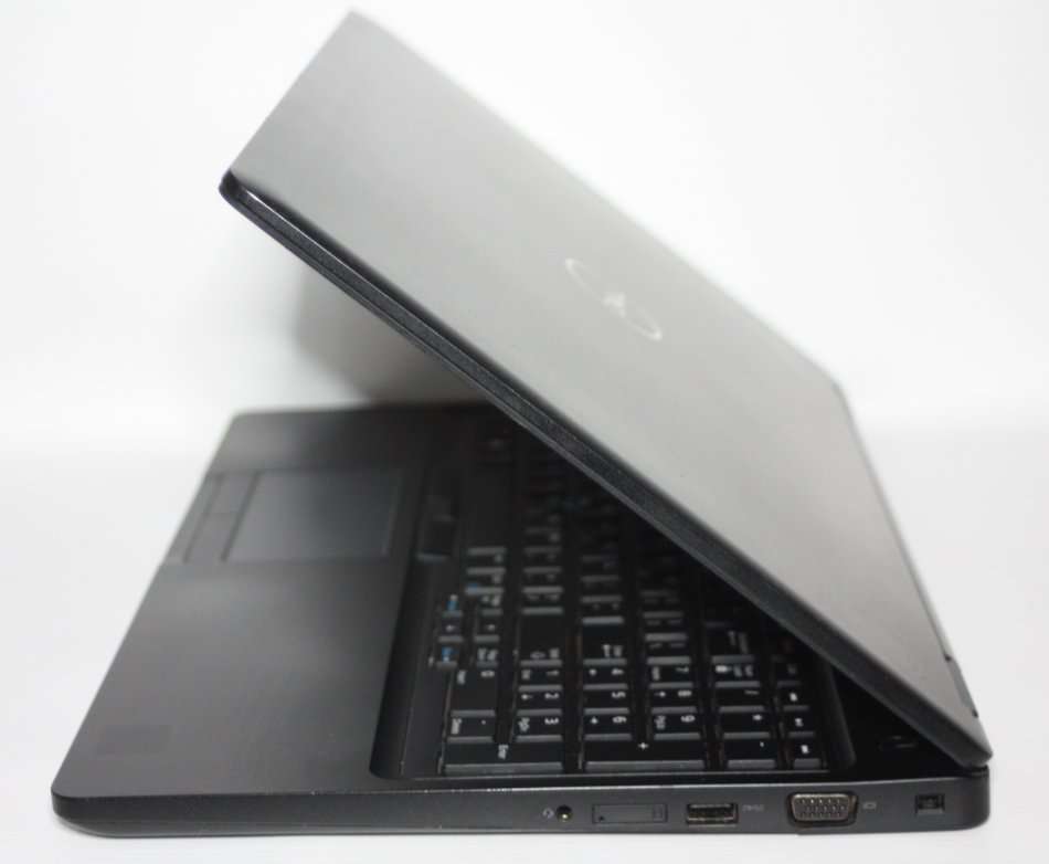 Dell Latitude 5590 Quad Core i5-8250U @1.60GHz, 8GB Ram, 240GB SSD ,15.6" Full HD (1920x1080)