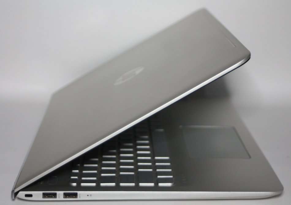 HP Envy 15 7th Gen Core i7-7500U @2.70GHz,  8GB RAM, 256GB SSD, Full HD