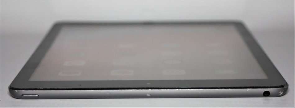 IPAD AIR , 16GB , WIFI  , VERY GOOD CONDITION