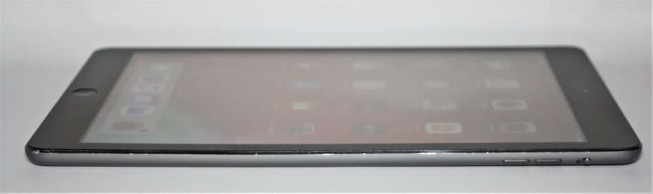 IPAD AIR , 16GB , WIFI  , VERY GOOD CONDITION