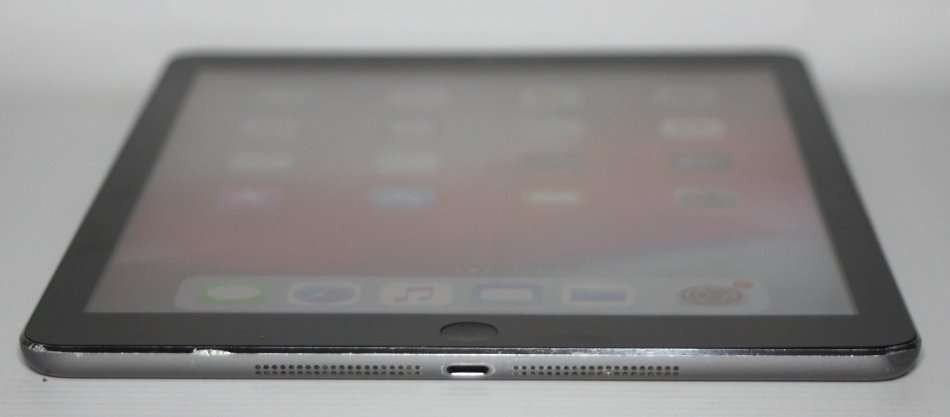 IPAD AIR , 16GB , WIFI  , VERY GOOD CONDITION