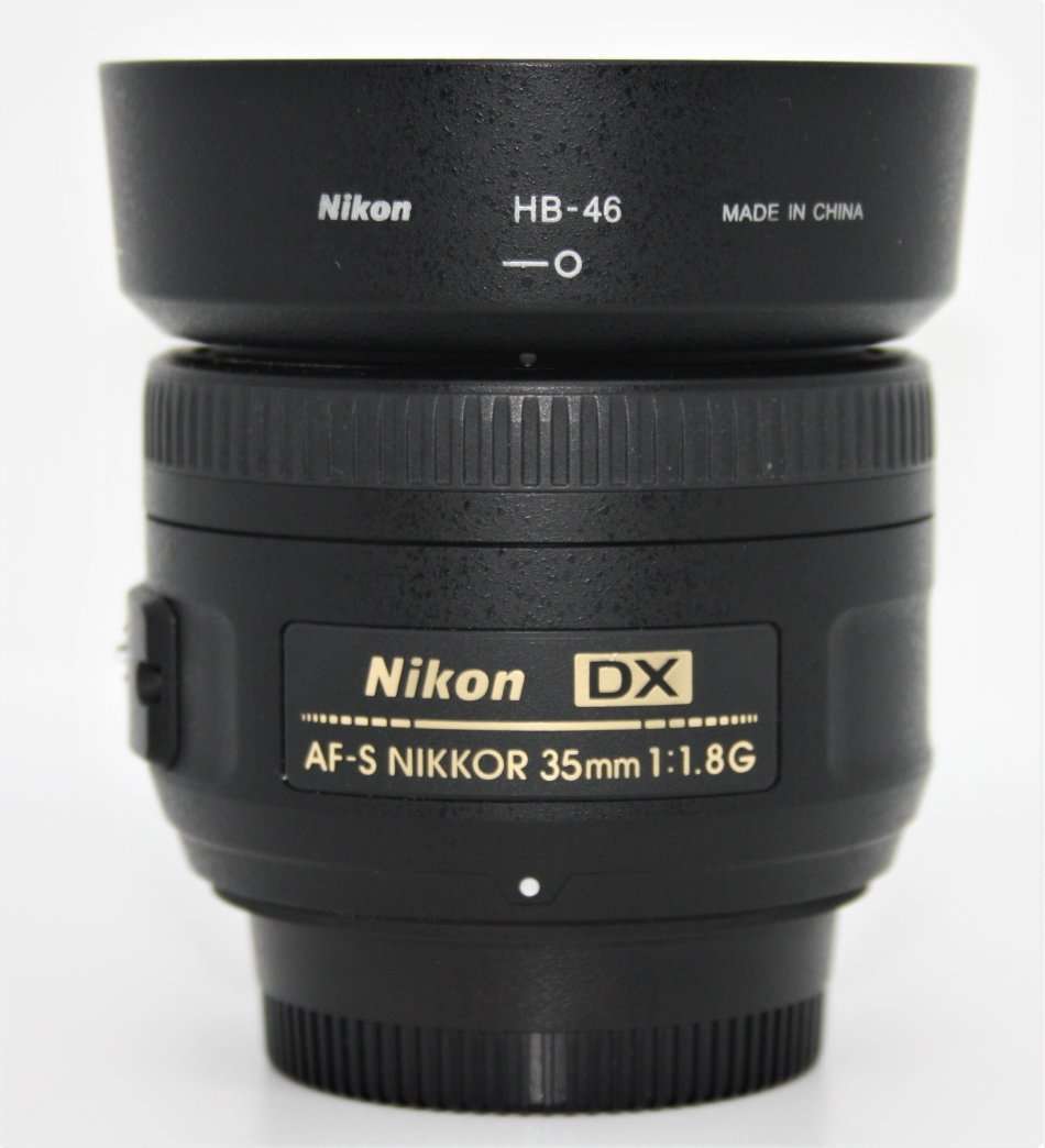 Nikon AF-S DX NIKKOR 35mm f/1.8G IN EXCELLENT CONDITION COMING WITH LEMS HOOD AND POUCH