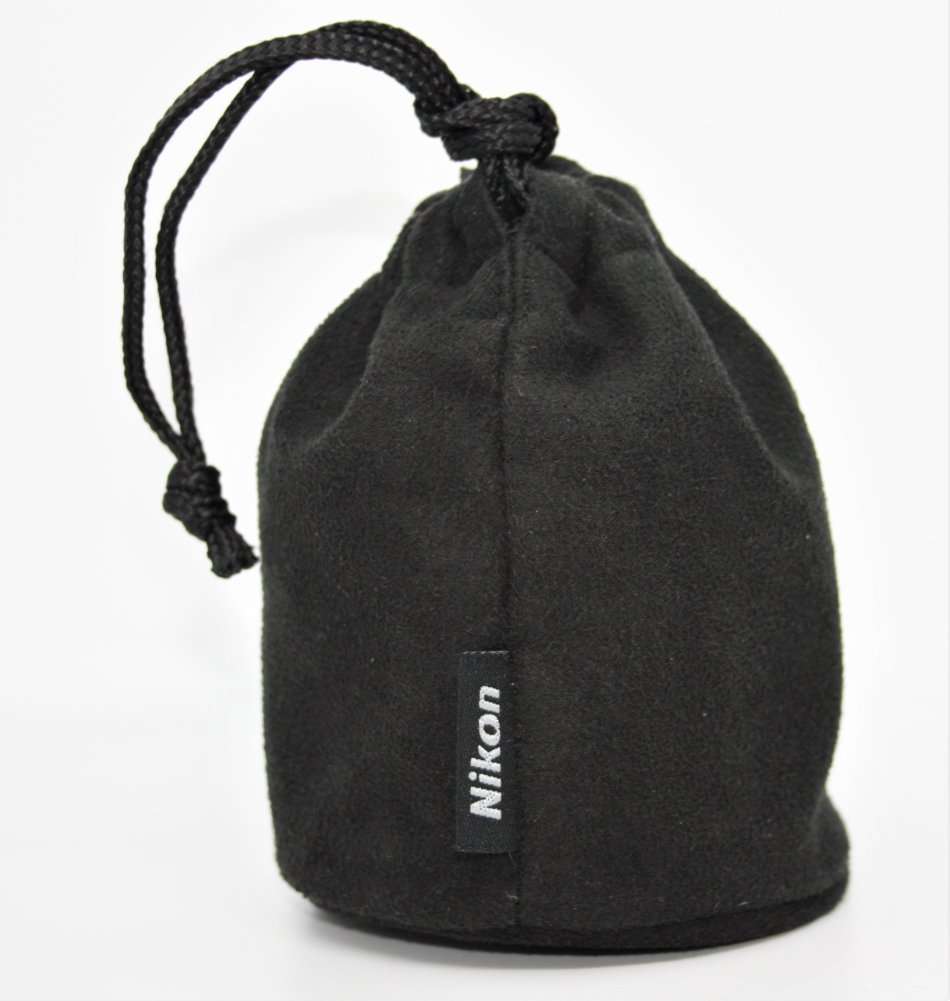 Nikon AF-S DX NIKKOR 35mm f/1.8G IN EXCELLENT CONDITION COMING WITH LEMS HOOD AND POUCH