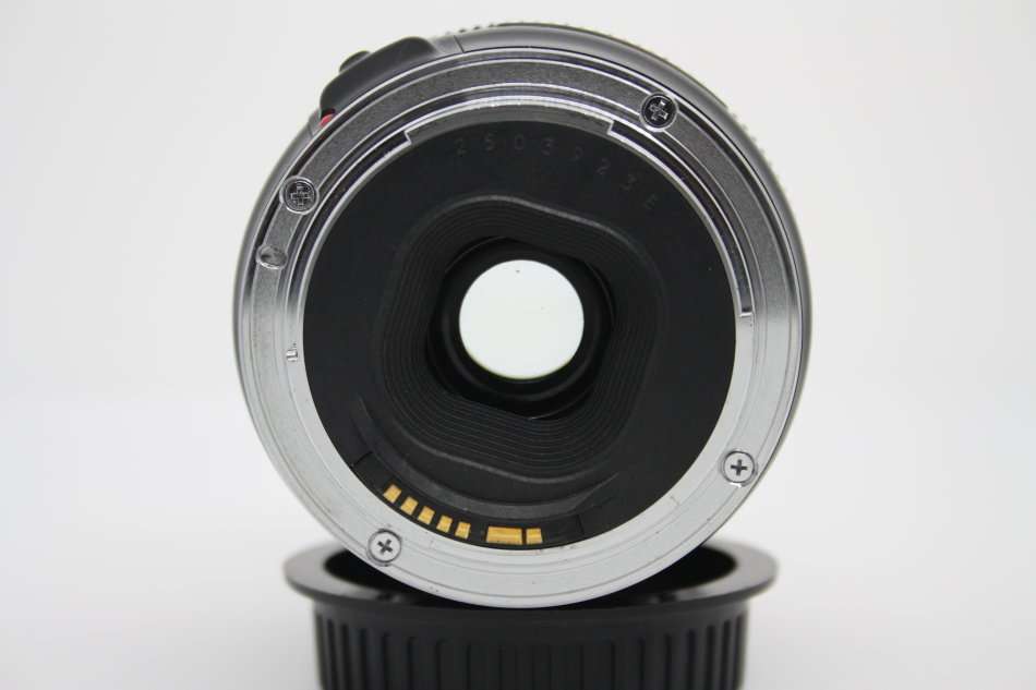 Canon 35-105mm f/4.5-5.6 Auto Focus Zoom EF Lens for  DSLR Cameras  IN EXCELLENT CONDITION