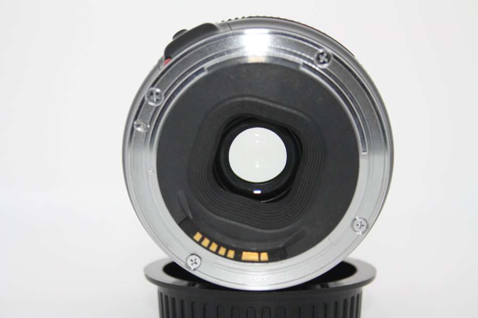 Canon 35-105mm f/4.5-5.6 Auto Focus Zoom EF Lens for  DSLR Cameras  IN EXCELLENT CONDITION