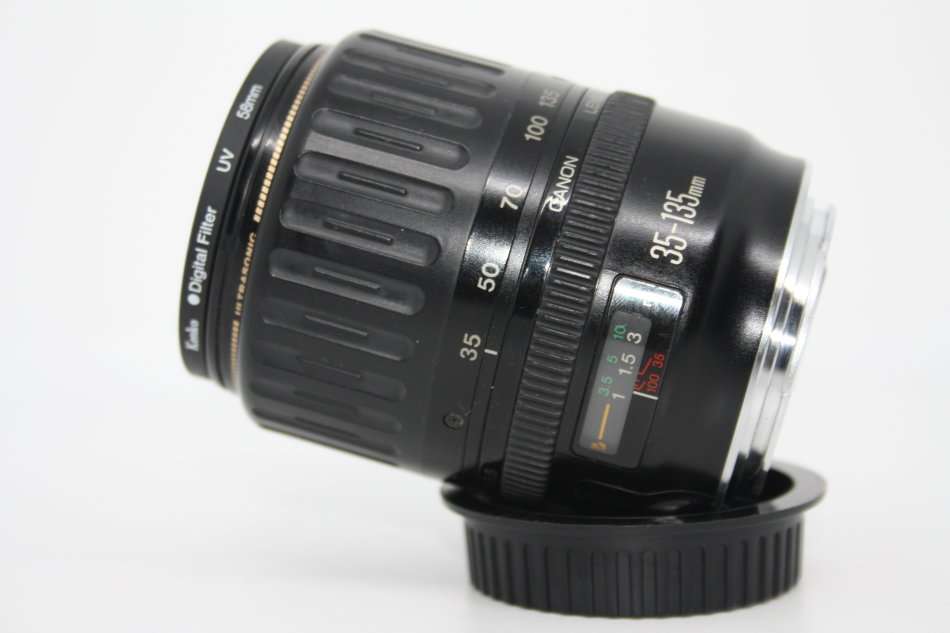 Canon 35-105mm f/4.5-5.6 Auto Focus Zoom EF Lens for  DSLR Cameras  IN EXCELLENT CONDITION