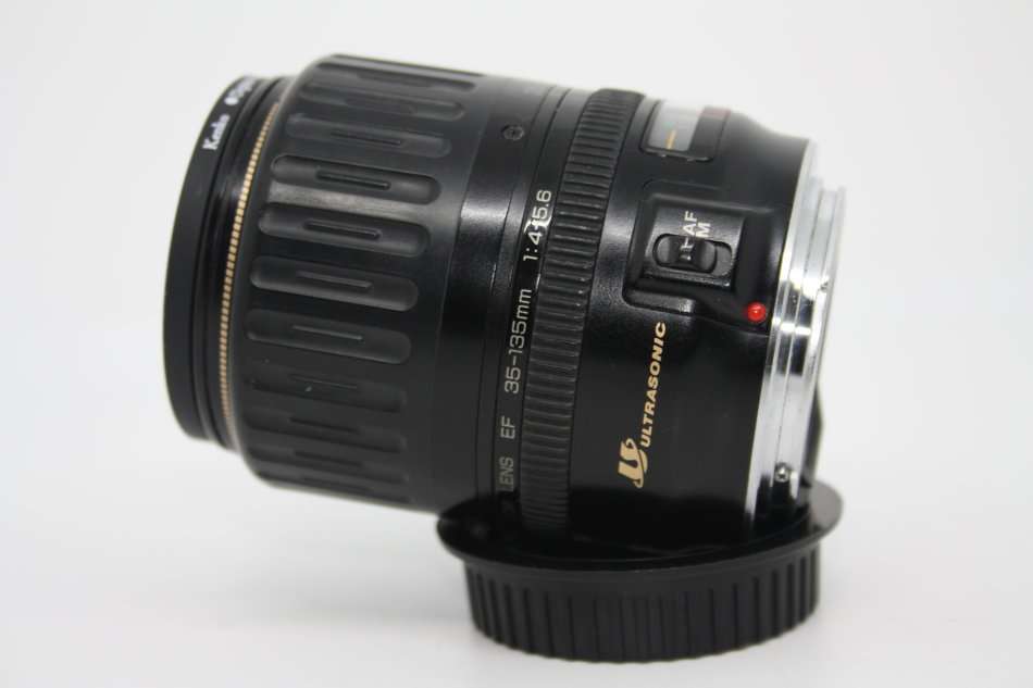 Canon 35-105mm f/4.5-5.6 Auto Focus Zoom EF Lens for  DSLR Cameras  IN EXCELLENT CONDITION