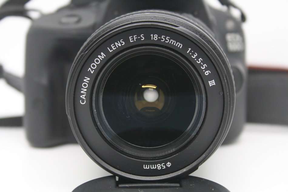 CANON 100D 18MP DSRL FULL HD MOVIES WITH 18-55MM LENS , CHARGER VERY GOOD CONDITION