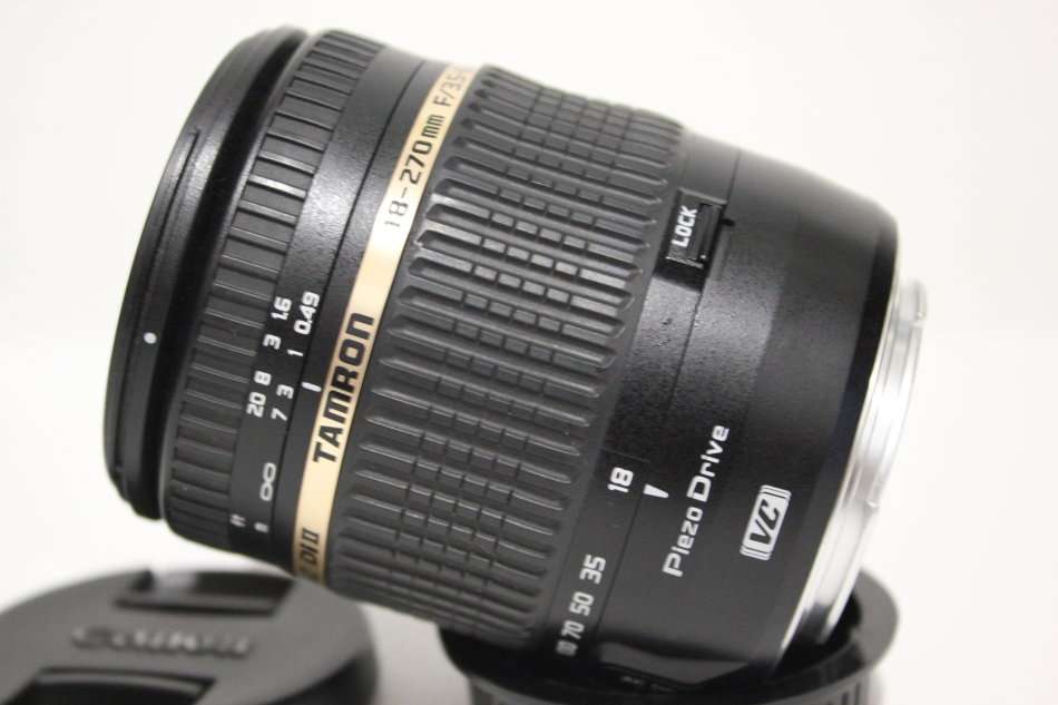 Tamron 18-270mm f/3.5-6.3 Di II VC PZD Lens for Canon EF IN EXCELLENT CONDITION