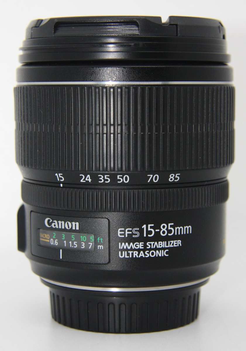 Canon EF-S 15-85mm f/3.5-5.6 IS USM Lens IN EXCELLENT CONDITON WITH BOTH LENS CAPS AND LENS HOOD