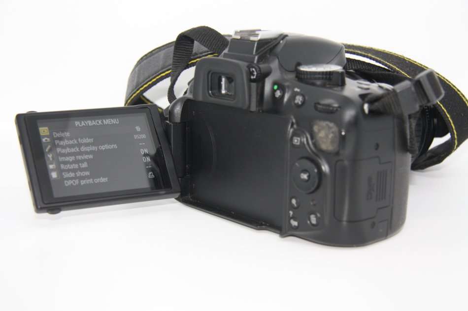 Nikon D5200 24.1 MP CMOS Digital SLR with 18-55mm f/3.5-5.6G II AF-S DX  Zoom Lens, LOWEPRO BAG