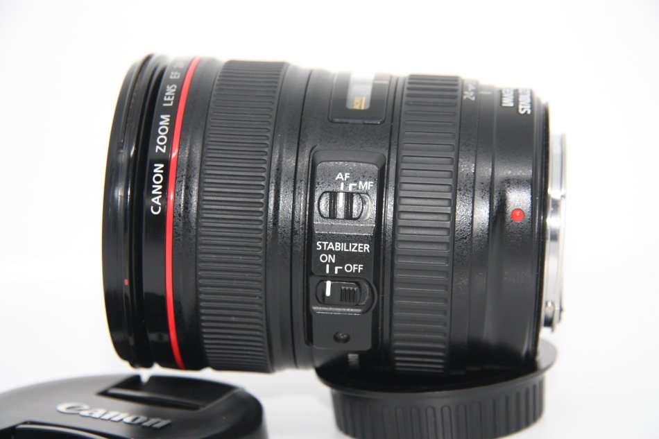 Canon EF 24-105mm f/4 L IS USM Lens for Canon EOS SLR Cameras