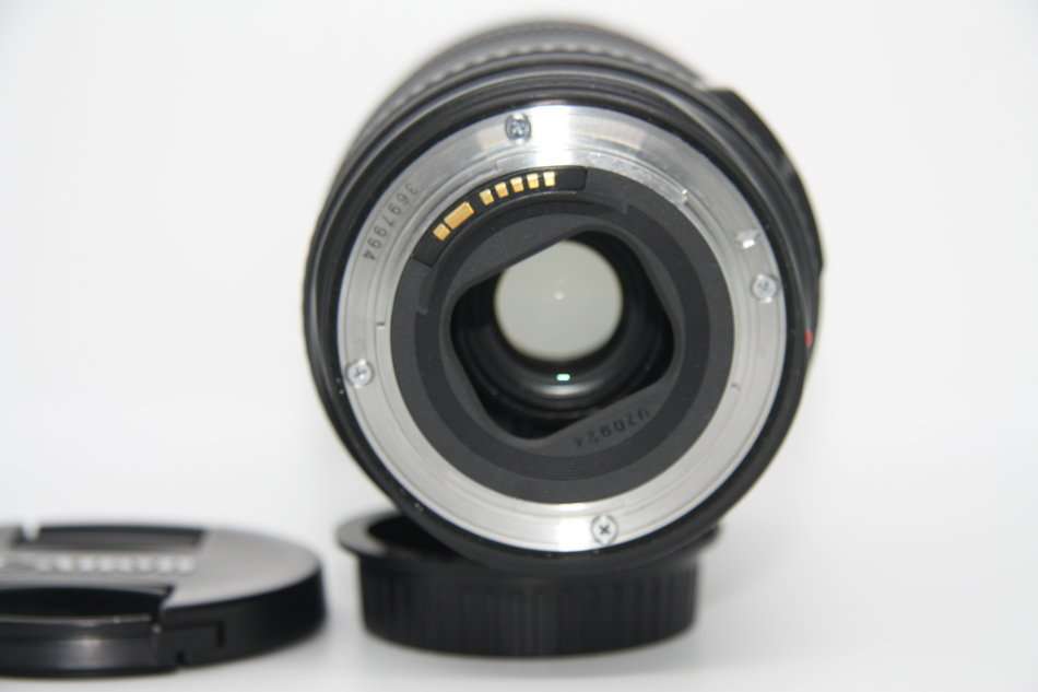 Canon EF 24-105mm f/4 L IS USM Lens for Canon EOS SLR Cameras