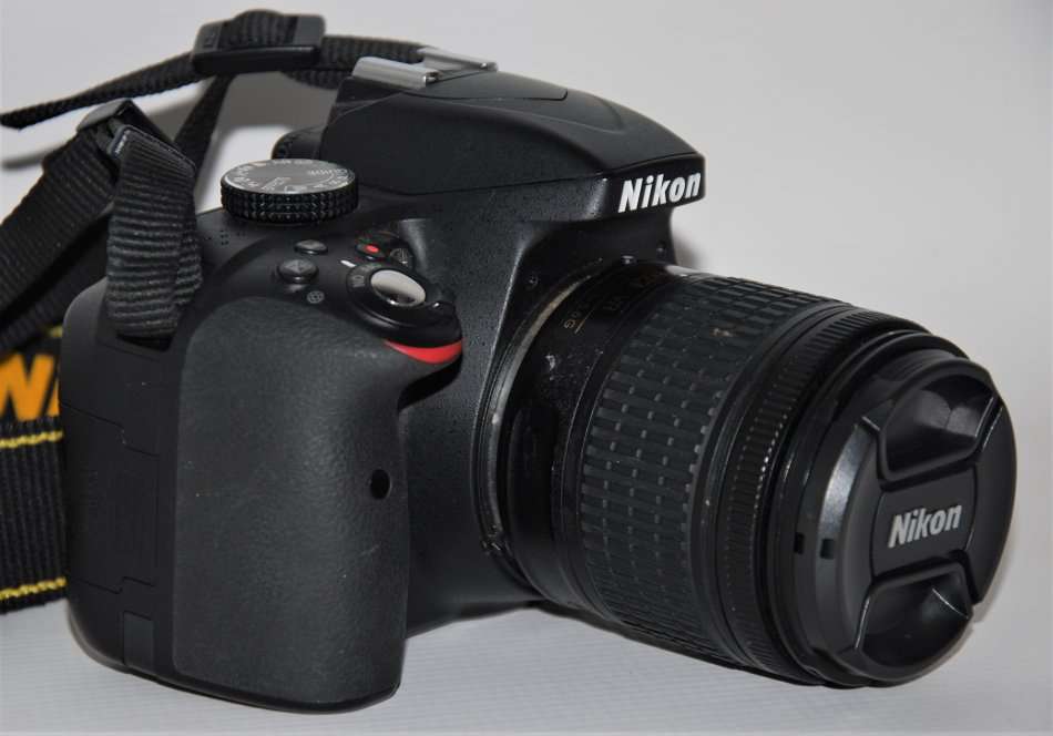 Nikon D3300 , 24.2 MP CMOS Digital SLR with AF-S DX NIKKOR 18-55mm f/3.5-5.6G VR  Zoom Lens