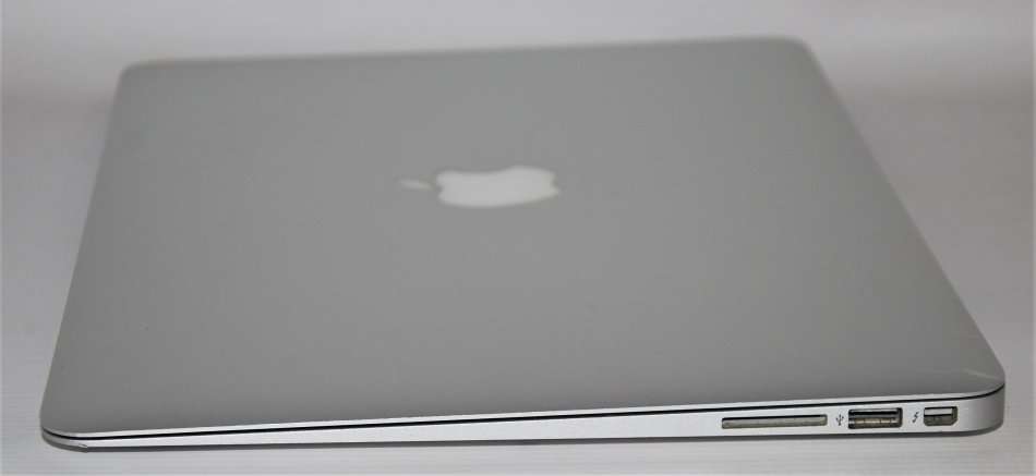 MACBOOK AIR ,CORE I5-4260U,1.40GHz,4GB RAM ,128GB SSD, EXCELLENT CONDITION