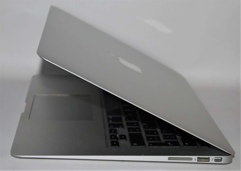 MACBOOK AIR ,CORE I5-4260U,1.40GHz,4GB RAM ,128GB SSD, EXCELLENT CONDITION