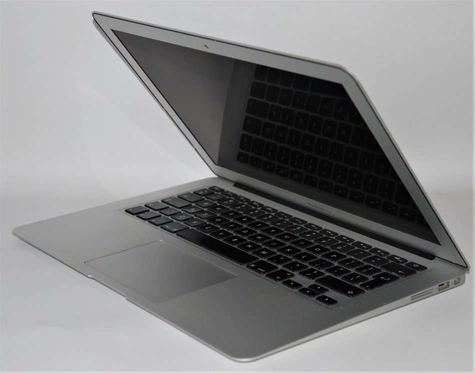 MACBOOK AIR ,CORE I5-4260U,1.40GHz,4GB RAM ,128GB SSD, EXCELLENT CONDITION