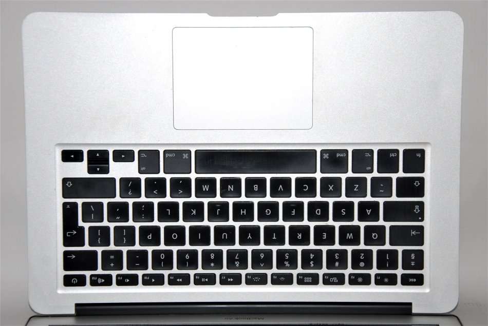 MACBOOK AIR ,CORE I5-4260U,1.40GHz,4GB RAM ,128GB SSD, EXCELLENT CONDITION