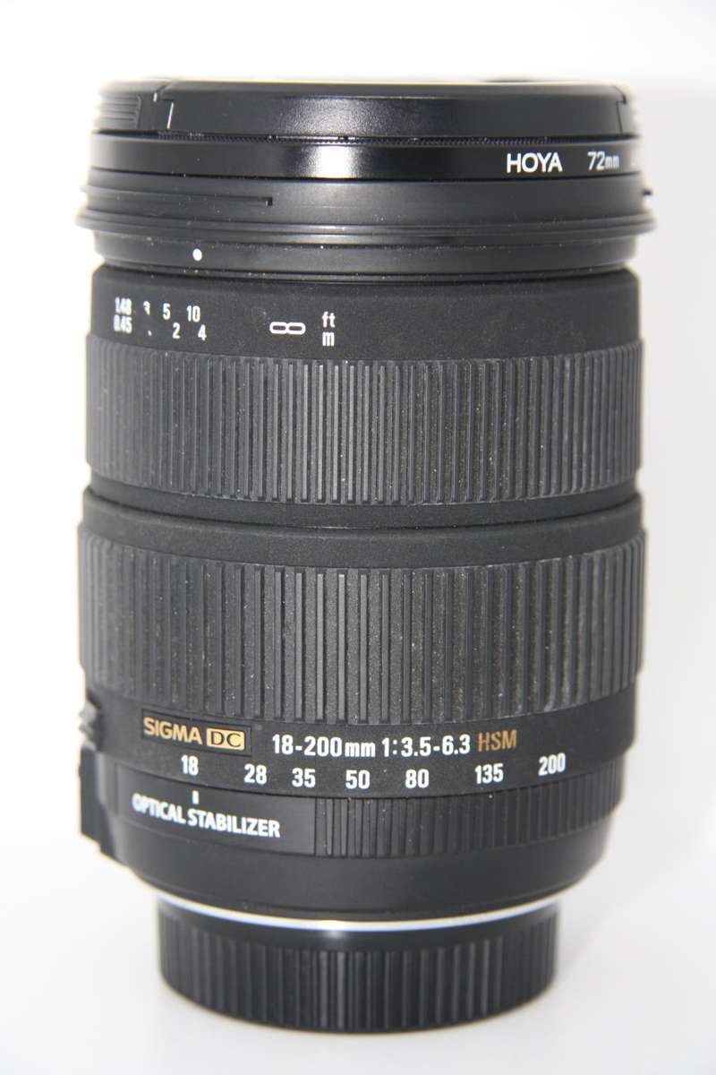 Sigma 18-200mm f/3.5-6.3 DC OS HSM Lens for Nikon Digital SLR  IN EXCELLENT CONDITON