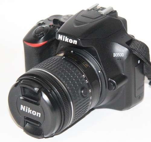Nikon D3500 DSLR Camera with 18-55mm Lens VR LENS , ONLY 8190 SHUTTER COUNTS, COMING WITH A BAG