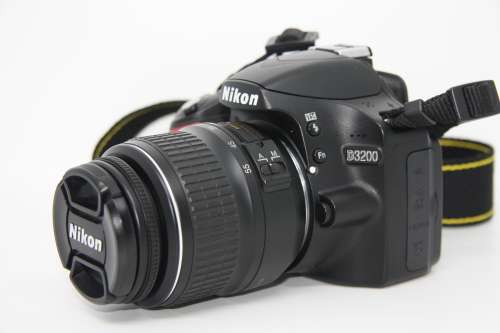 Nikon D3200 24MP DSLR Camera with 18-55mm VR LENS  IN VERY GOOD CONDITION. WITH LOW SHUTTER COUNT