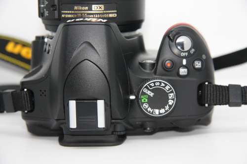 Nikon D3200 24MP DSLR Camera with 18-55mm VR LENS  IN VERY GOOD CONDITION. WITH LOW SHUTTER COUNT