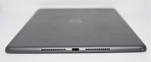 Apple iPad 8th Gen WiFi Cellular 32GB Space Grey IN EXCELLENT CONDITION