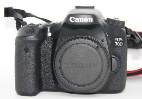 Canon EOS 70D DSLR Camera ( BODY ONLY ) WITH CHARGER
