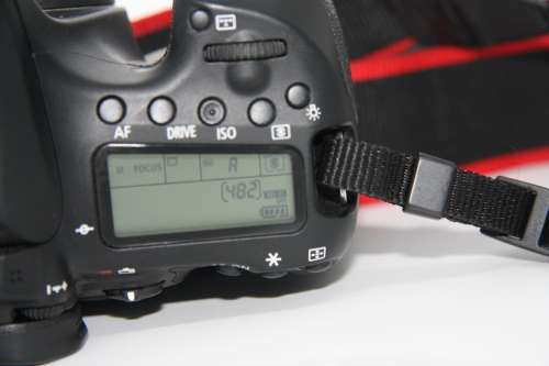 Canon EOS 70D DSLR Camera ( BODY ONLY ) WITH CHARGER