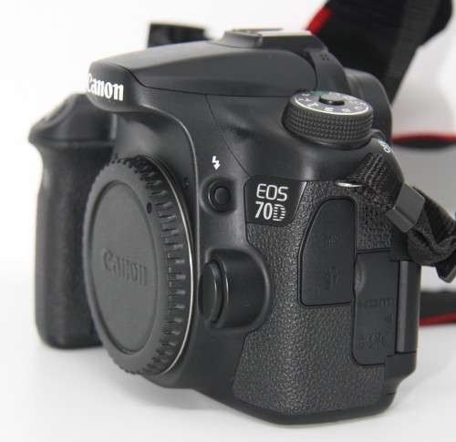 Canon EOS 70D DSLR Camera ( BODY ONLY ) WITH CHARGER