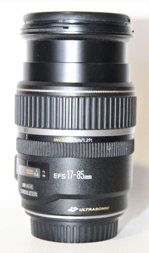 Canon EF-S 17-85mm f/4-5.6 IS USM Lens IN EXCELLENT CONDITION