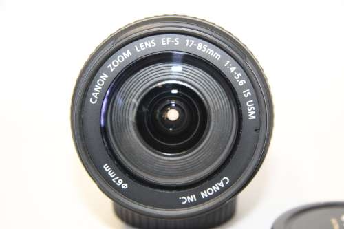 Canon EF-S 17-85mm f/4-5.6 IS USM Lens IN EXCELLENT CONDITION