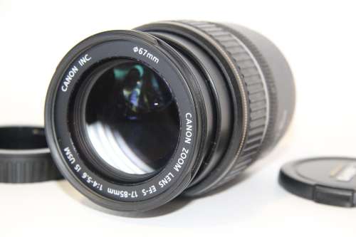 Canon EF-S 17-85mm f/4-5.6 IS USM Lens IN EXCELLENT CONDITION