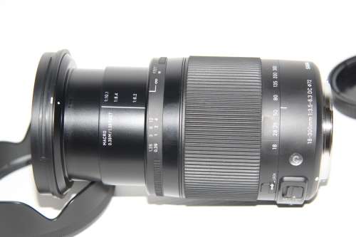 Sigma 18-300mm f/3.5-6.3 DC Macro OS HSM Contemporary Lens for Canon EF IN NEW CONDITION