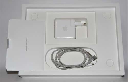 Apple 2021 MacBook Pro (14-inch, M1 Pro chip with 8core CPU and 14core GPU, 16GB RAM, 512GB SSD) -