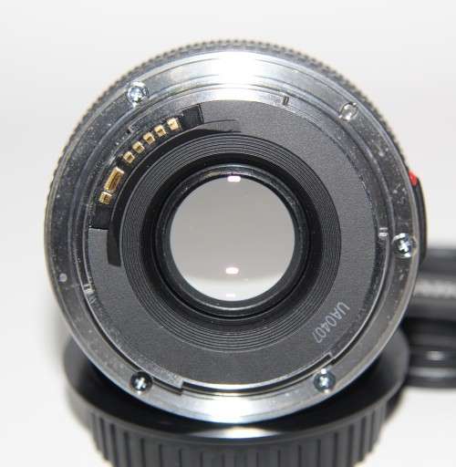 Canon EF 35mm f/2 Lens IN EXCELLENT CONDITION
