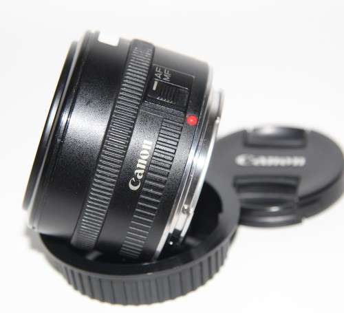 Canon EF 35mm f/2 Lens IN EXCELLENT CONDITION