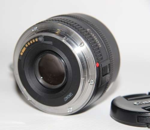 Canon EF 35mm f/2 Lens IN EXCELLENT CONDITION