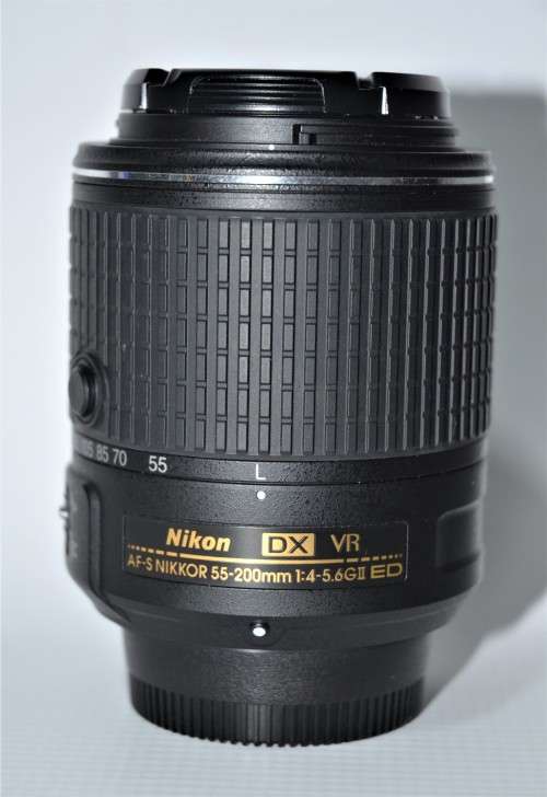 NIKON AF-S DX NIKKOR 55-200mm f/4-5.6G ED VR II Lens EXCELLENT CONDITION